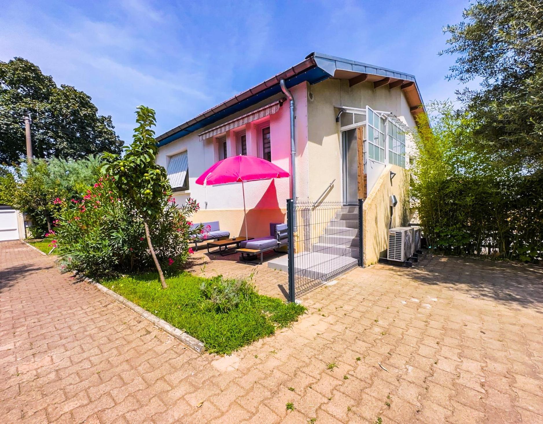 Serenity Suite Vénissieux Εξωτερικό φωτογραφία