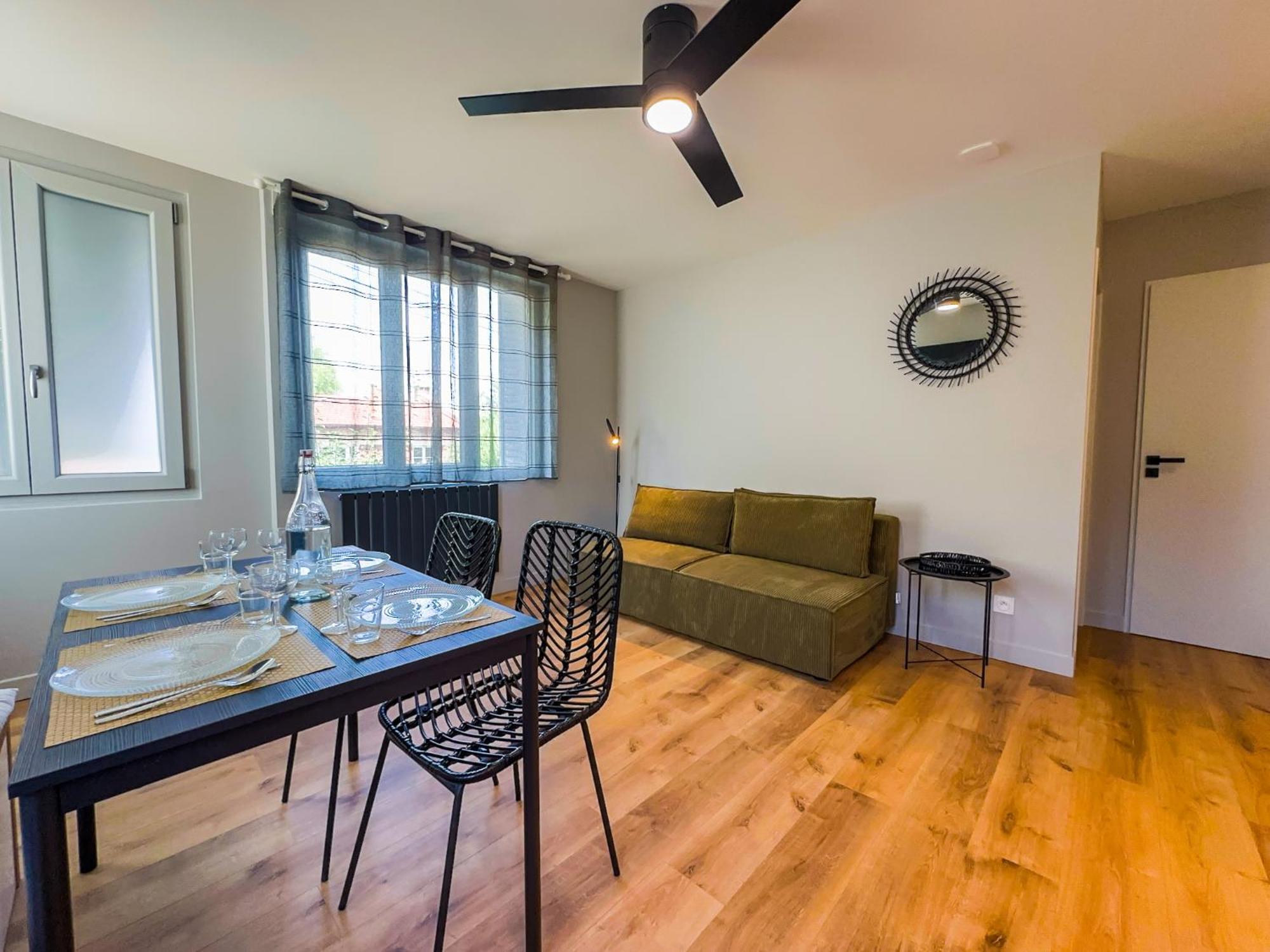 Serenity Suite Vénissieux Εξωτερικό φωτογραφία