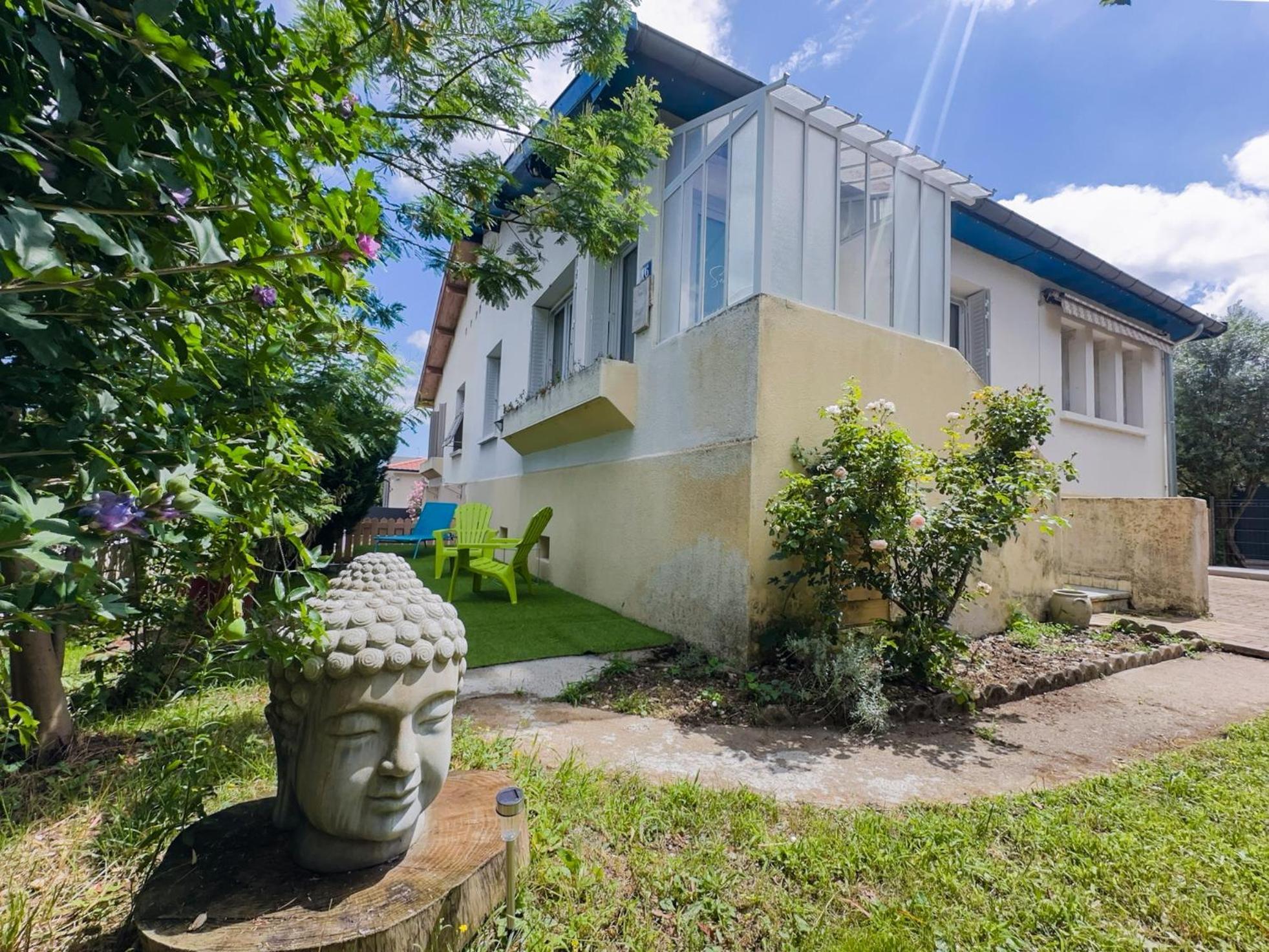 Serenity Suite Vénissieux Εξωτερικό φωτογραφία