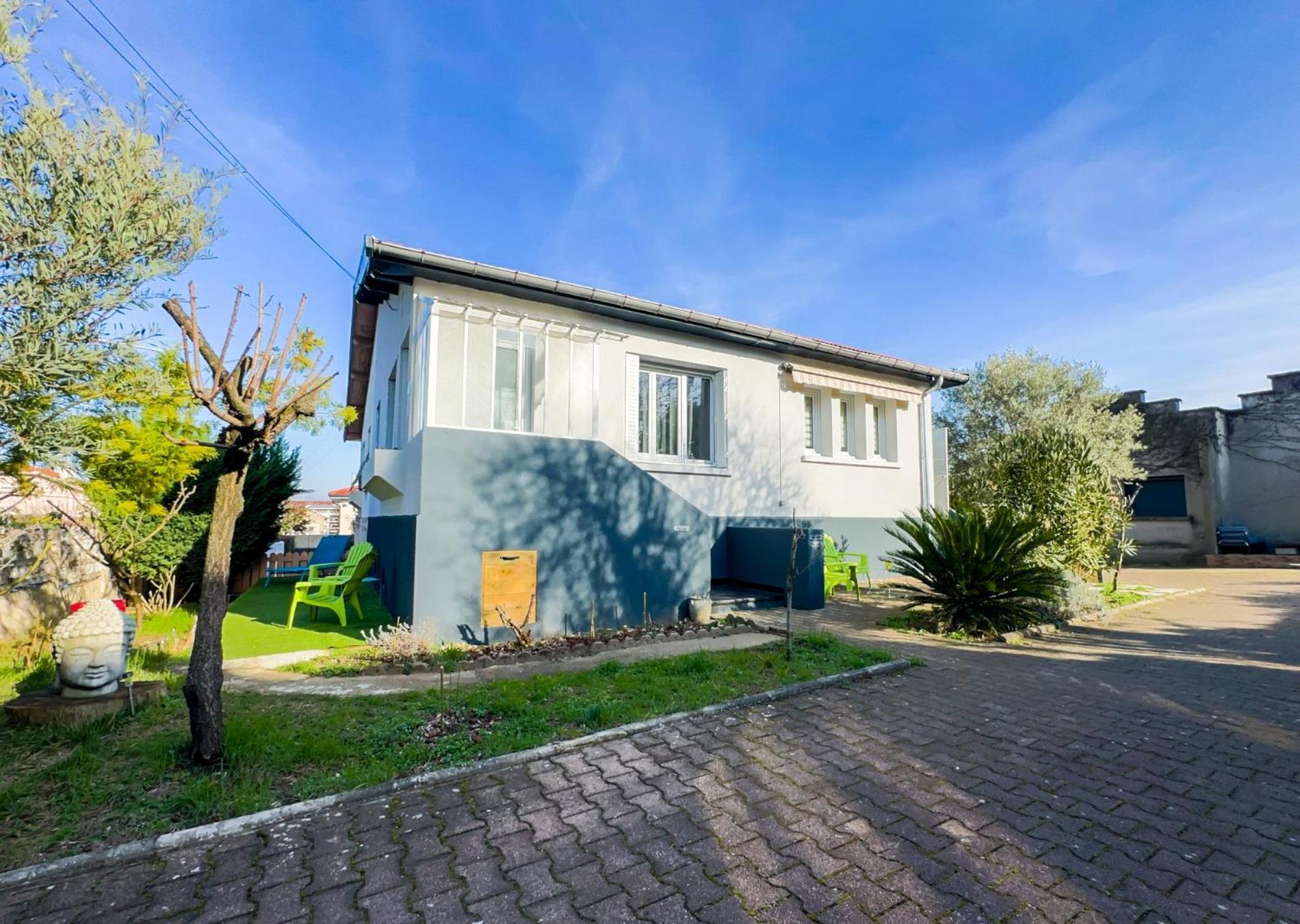 Serenity Suite Vénissieux Εξωτερικό φωτογραφία